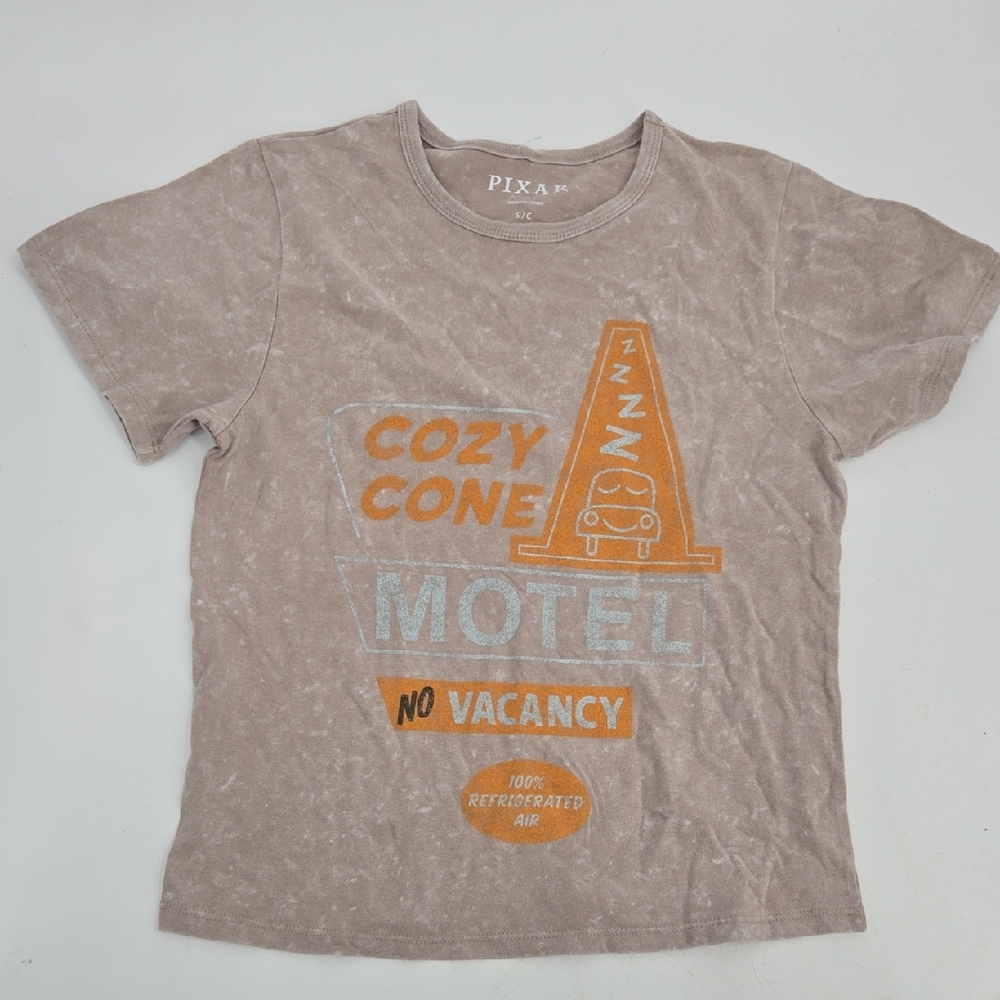 Pixar Cozy Cone Motel Kids T-Shirt - Tan and Orange
